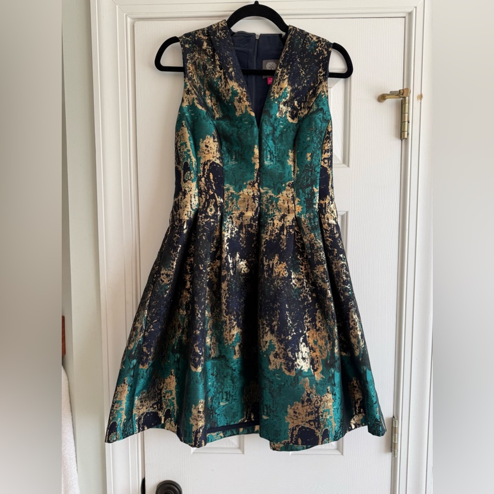 Vince Camuto Chic Teal and Gold cocktail Dress, size 8